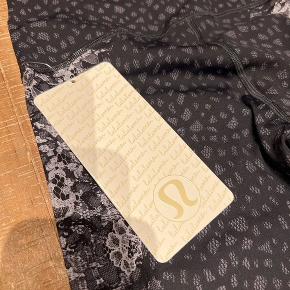 🆕 Lululemon Wunder Under Hi-Rise Leggings
Overlace Ice Grey Black - Picture 6 of 9